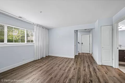 Living - 180 Lucerne Ct, Wheeling, IL 60090 photo 3 of 3