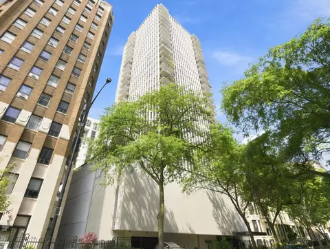 1230 N State Pkwy #18D, Chicago, IL 60610