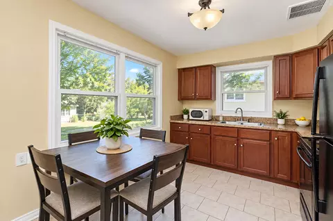 Kitchen - 16100 Circle Dr, Markham, IL 60428 photo 1 of 2