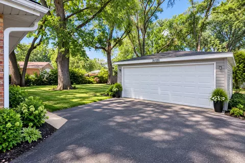 Exterior - 16100 Circle Dr, Markham, IL 60428 photo 3 of 3
