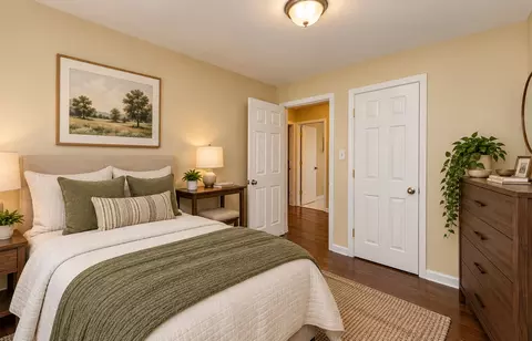Bedroom - 16100 Circle Dr, Markham, IL 60428 photo 3 of 5