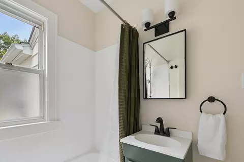 Bath - 910 25th St, Moline, IL 61265 photo 1 of 3
