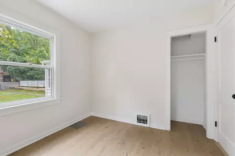 Bedroom - 910 25th St, Moline, IL 61265 photo 1 of 6