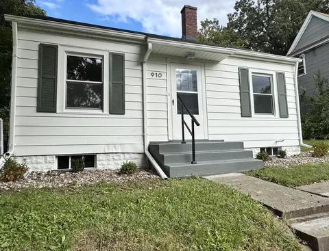 Other - 910 25th St, Moline, IL 61265 photo 1 of 9