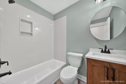 Bath - 324 Maple St, Marengo, IL 60152 photo 4 of 4