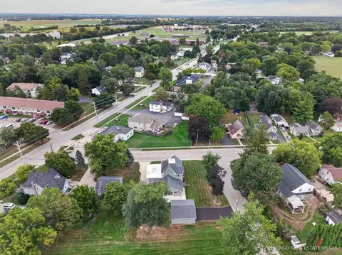 View/Area - 324 Maple St, Marengo, IL 60152 photo 2 of 6