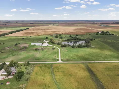874 E 300n Rd, Gibson City, IL 60936