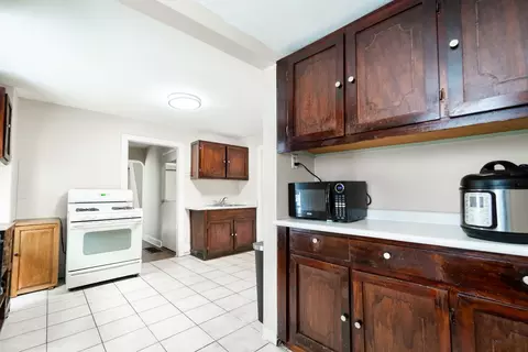 Entry Way - 2733 N Artesian Ave, Chicago, IL 60647 photo 1 of 1