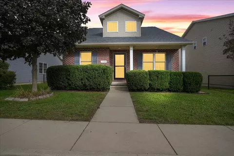 Exterior - 1524 Belclare Rd, Normal, IL 61761 photo 2 of 2