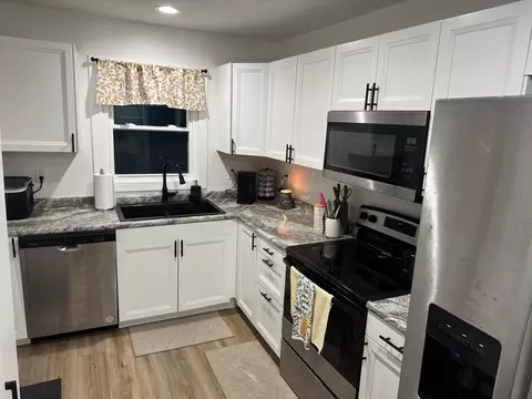 Kitchen - 1214 E Grayson St E, Benton, IL 62812 photo 2 of 3
