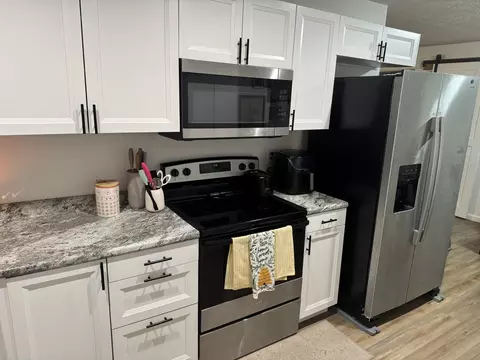 Kitchen - 1214 E Grayson St E, Benton, IL 62812 photo 3 of 3