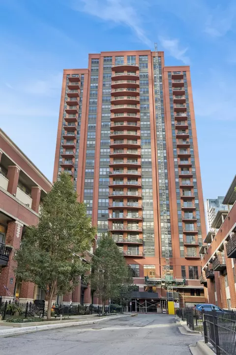 330 N Jefferson St #1206, Chicago, IL 60661