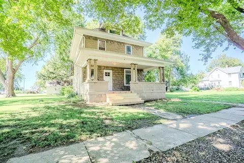 507 S Griffin St, Armington, IL 61721