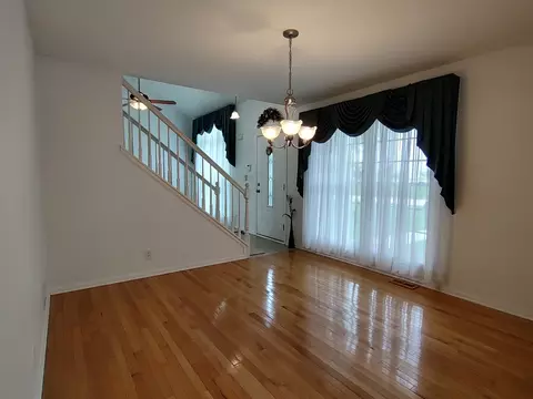 Living - 2000 Grandview Trl, Belvidere, IL 61008 photo 2 of 6