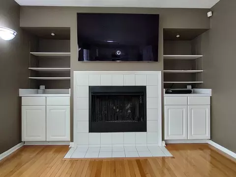 Living - 2000 Grandview Trl, Belvidere, IL 61008 photo 5 of 6