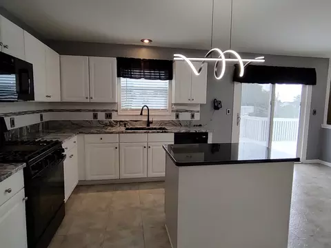 Kitchen - 2000 Grandview Trl, Belvidere, IL 61008 photo 1 of 5