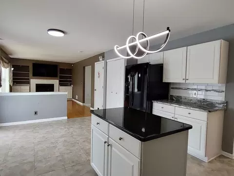 Kitchen - 2000 Grandview Trl, Belvidere, IL 61008 photo 3 of 5