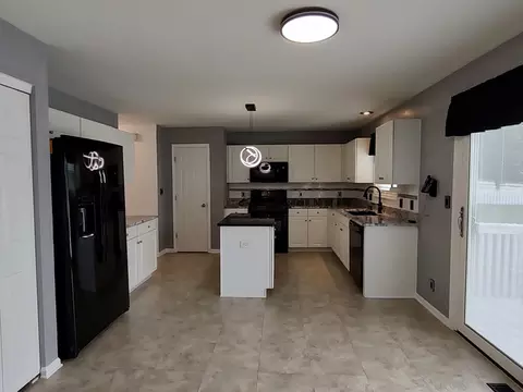 Kitchen - 2000 Grandview Trl, Belvidere, IL 61008 photo 5 of 5