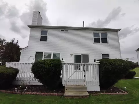 Exterior - 2000 Grandview Trl, Belvidere, IL 61008 photo 11 of 13