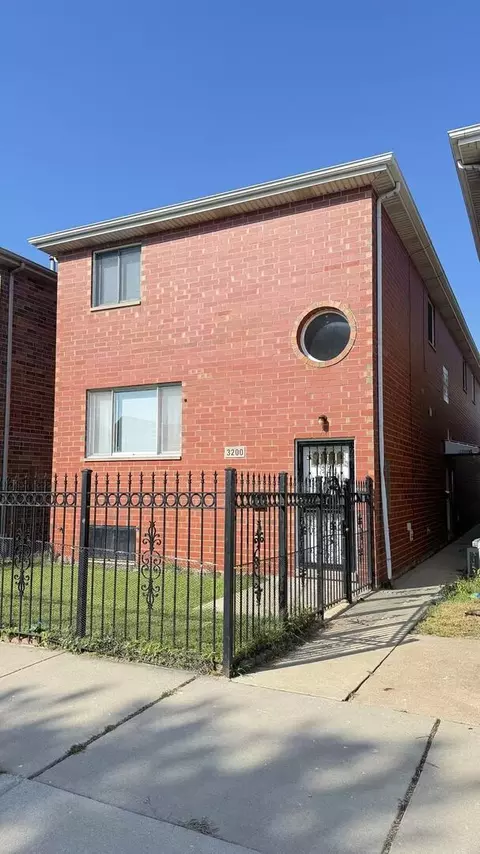 3200 S Throop St #B, Chicago, IL 60608