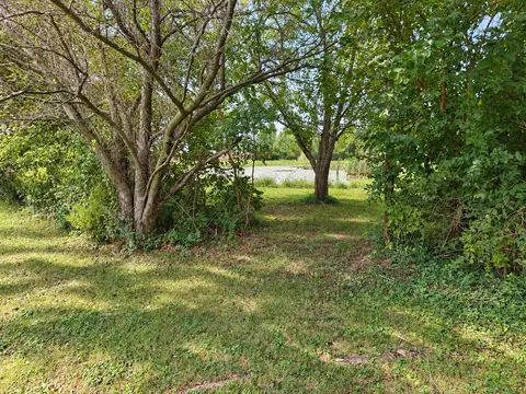 Exterior - 2076 N State Rd, Flora, IL 62839 photo 11 of 25
