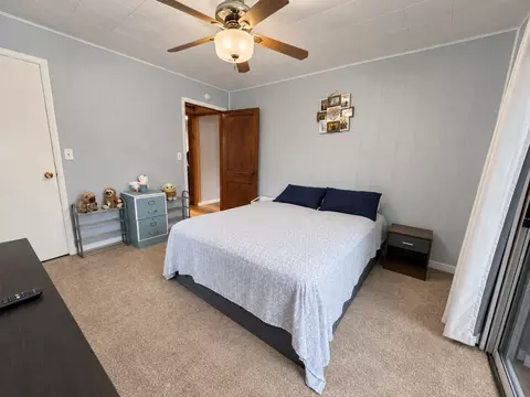 Bedroom - 2076 N State Rd, Flora, IL 62839 photo 2 of 8