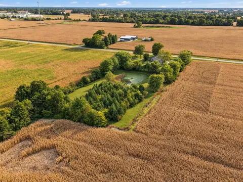 View/Area - 2076 N State Rd, Flora, IL 62839 photo 1 of 12