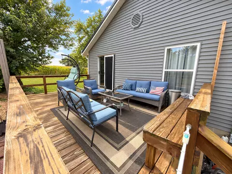 Exterior - 2076 N State Rd, Flora, IL 62839 photo 23 of 25