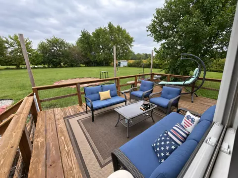 Exterior - 2076 N State Rd, Flora, IL 62839 photo 3 of 25