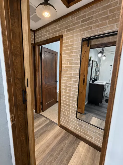 Entry Way - 2076 N State Rd, Flora, IL 62839 photo 1 of 6