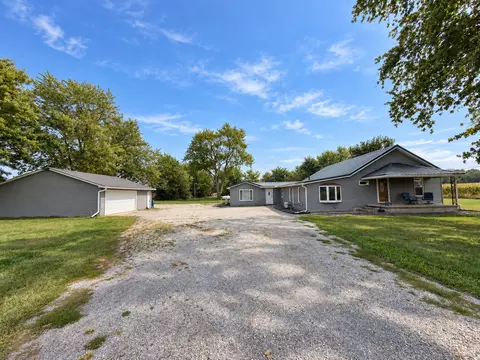 Exterior - 2076 N State Rd, Flora, IL 62839 photo 13 of 25