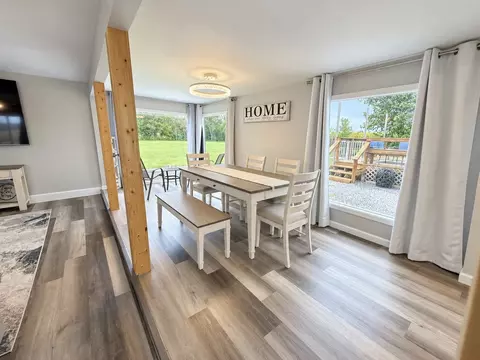 Dining - 2076 N State Rd, Flora, IL 62839 photo 1 of 1
