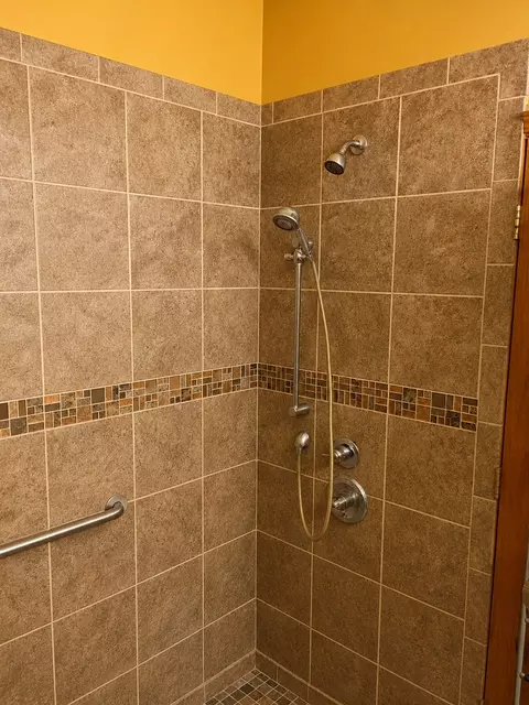 Bath - 5605 Cider Grove Ct, Plainfield, IL 60586 photo 3 of 3