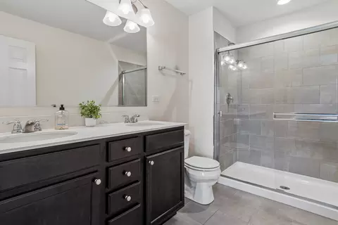 Bath - 4150 Irving Rd, Aurora, IL 60504 photo 2 of 3