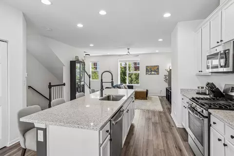 Kitchen - 4150 Irving Rd, Aurora, IL 60504 photo 3 of 3