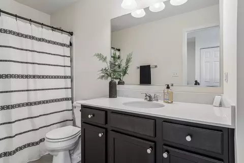 Bath - 4150 Irving Rd, Aurora, IL 60504 photo 3 of 3