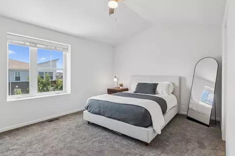 Bedroom - 4150 Irving Rd, Aurora, IL 60504 photo 1 of 1