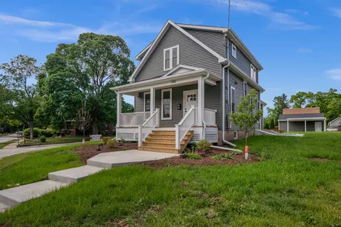 Exterior - 790 Wing St, Elgin, IL 60123 photo 2 of 8