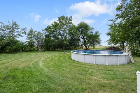 Exterior - 3577 E 5000n Rd N, Bourbonnais, IL 60914 photo 4 of 6