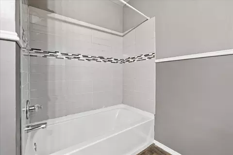 Bath - 1826 Chuck Murray Dr, Normal, IL 61761 photo 5 of 5