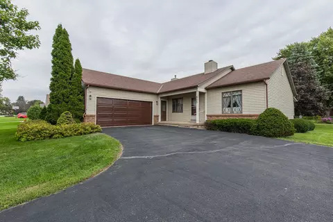 805 S Park Ave, Mendota, IL 61342