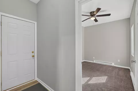 Entry Way - 905 Pine Bluff Rd, Morris, IL 60450 photo 2 of 2