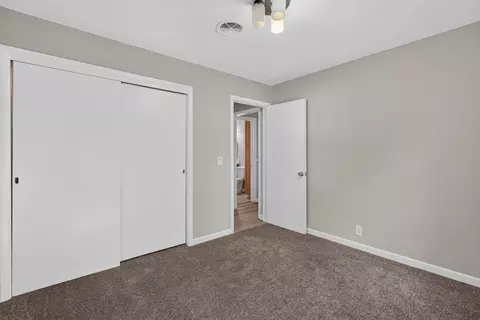 Bedroom - 905 Pine Bluff Rd, Morris, IL 60450 photo 3 of 3