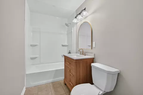 Bath - 905 Pine Bluff Rd, Morris, IL 60450 photo 1 of 1
