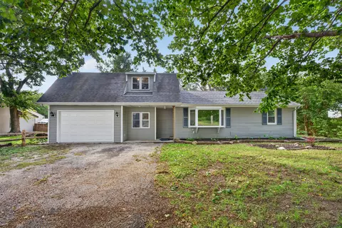 Exterior - 905 Pine Bluff Rd, Morris, IL 60450 photo 2 of 4