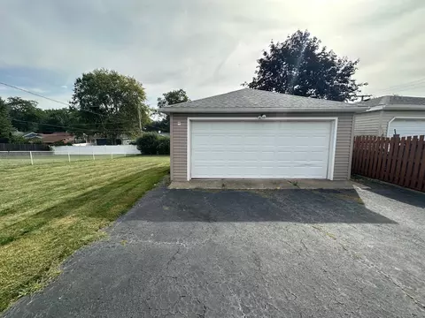 Exterior - 2402 Rohlwing Rd, Rolling Meadows, IL 60008 photo 3 of 3