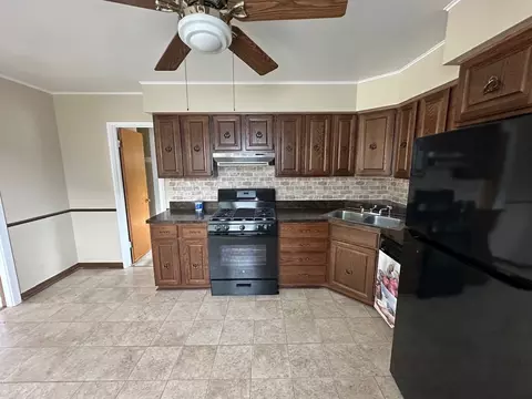Kitchen - 2402 Rohlwing Rd, Rolling Meadows, IL 60008 photo 2 of 2