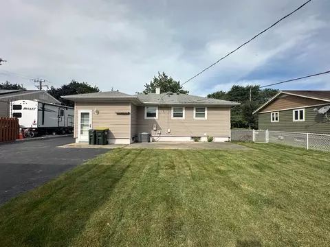 Exterior - 2402 Rohlwing Rd, Rolling Meadows, IL 60008 photo 2 of 3