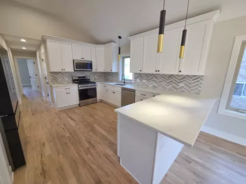 Kitchen - 6529 28th Pl, Berwyn, IL 60402 photo 1 of 3