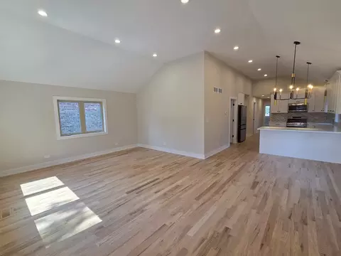 Living - 6529 28th Pl, Berwyn, IL 60402 photo 3 of 4